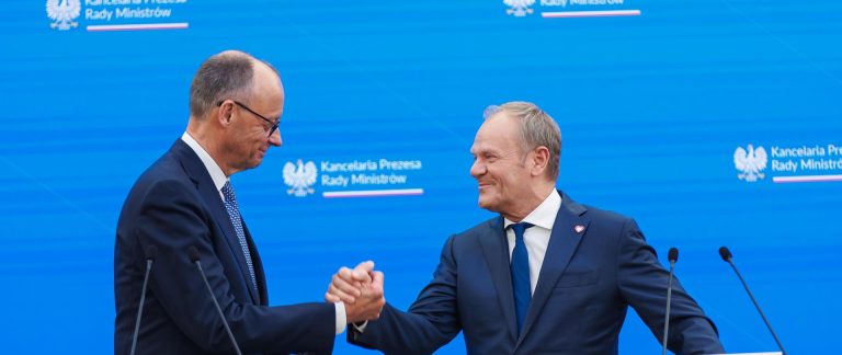Tusk forsuje umowę obronną z Niemcami. Zostaniemy ich wasalem?