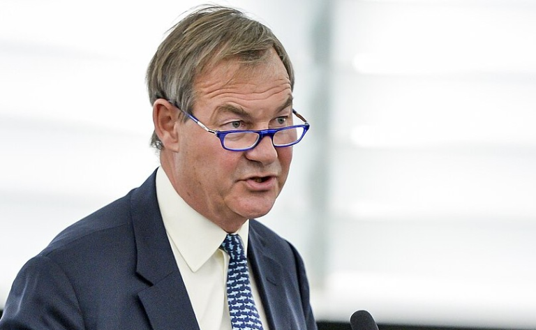Gangi gwałcicieli i zmowa milczenia w UK