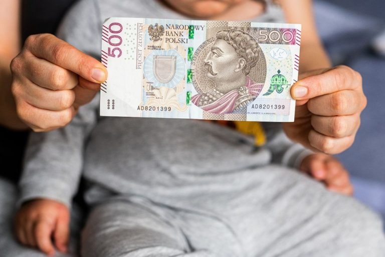 Alimenty od fikcyjnych dochodów? Strach zawierać małżeństwo