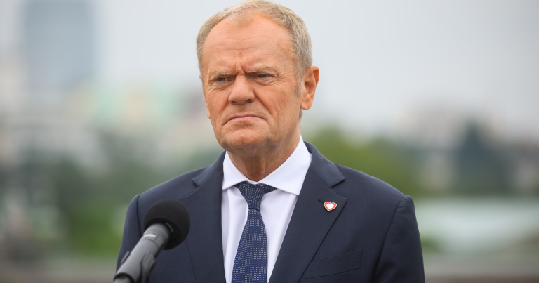 Rząd Tuska sprzedaje kolejną rentowną spółkę