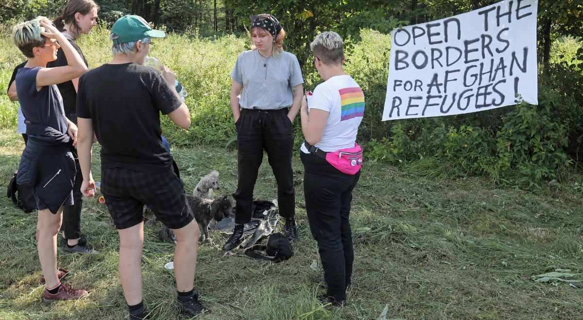 Rząd uderza w aktywistów wspierających wojnę hybrydową