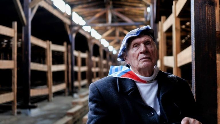 101-letni Polak walczy z Niemcami. Nadal nie odpuszcza!