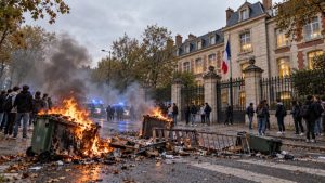 Francja znów płonie. Rozruchami kieruje burmistrz strefy „no-go”
